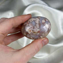 Load image into Gallery viewer, Flower Agate Palmstone B