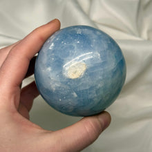 Load image into Gallery viewer, Snowball Blue Calcite Sphere(1lb6oz)