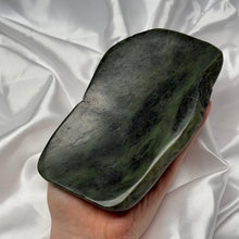 Load image into Gallery viewer, Genuine Canadian Nephrite Jade Trinket Dish / Bowl