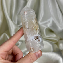 Load image into Gallery viewer, Flower Agate Tower D