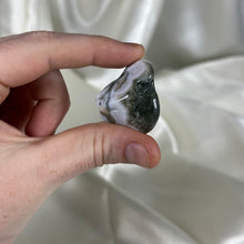 Load image into Gallery viewer, 8th Vein Ocean Jasper Tumble E