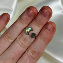 Load image into Gallery viewer, Size 5 Star & Moon Sterling Silver Labradorite Ring