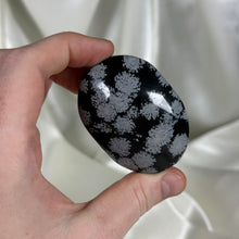 Load image into Gallery viewer, Snowflake Obsidian Palmstone A