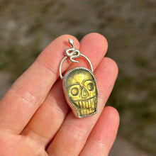 Load image into Gallery viewer, “Snake Bite” Sterling Silver Labradorite Necklace