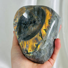 Load image into Gallery viewer, XL Flashy Labradorite Bowl (2.5lbs)