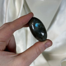 Load image into Gallery viewer, Labradorite Shiva Carving A