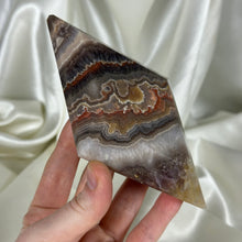 Load image into Gallery viewer, Lace Amethyst Diamond Carving B