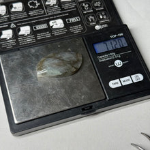 Load image into Gallery viewer, Labradorite Cabochon 71.2ct