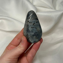 Load image into Gallery viewer, Rainbow Labradorite Freeform