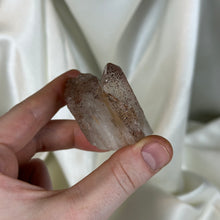 Load image into Gallery viewer, Red Feather Lakes Hematite Quartz from Colorado A