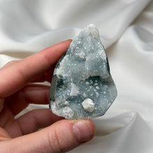 Load image into Gallery viewer, Druzy Chalcedony Freeform A