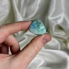 Load image into Gallery viewer, Larimar Tumble D