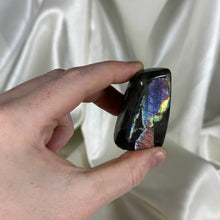Load image into Gallery viewer, Electric Mermaid Labradorite Freeform