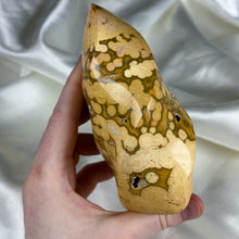 Load image into Gallery viewer, Trippy Sunshine-Colored Orbicular Jasper Flame (1.5lb)