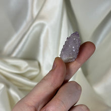 Load image into Gallery viewer, Spirit Amethyst Point C