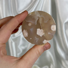 Load image into Gallery viewer, Flower Agate Pedestal Carving J