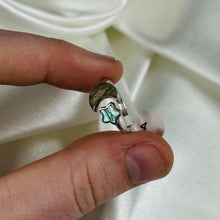 Load image into Gallery viewer, Size 4 Star & Moon Sterling Silver Labradorite Ring