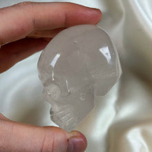 Load image into Gallery viewer, Quartz Skull Carving C