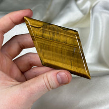 Load image into Gallery viewer, Tigers Eye Diamond Carving C