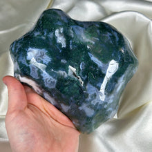 Load image into Gallery viewer, 1lb2oz Moss Agate Bowl Carving
