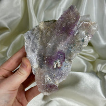 Load image into Gallery viewer, XL Amethyst Flower Plate