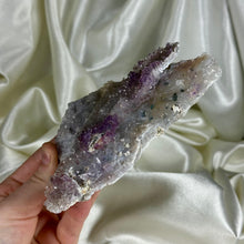 Load image into Gallery viewer, XL Amethyst Flower Plate