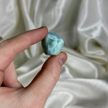 Load image into Gallery viewer, Larimar Tumble D
