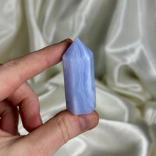 Load image into Gallery viewer, Blue Lace Agate Tower A