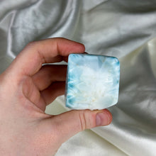 Load image into Gallery viewer, Turtleback Pattern Larimar Freeform