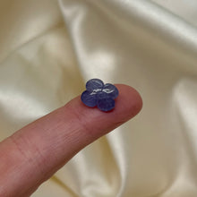 Load image into Gallery viewer, Tanzanite Flower Carving