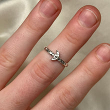 Load image into Gallery viewer, Sterling Silver Crescent Moon Ring (Size 6)