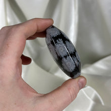 Load image into Gallery viewer, Snowflake Obsidian Palmstone B