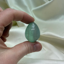 Load image into Gallery viewer, Fluorite Egg E
