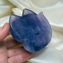Load image into Gallery viewer, XL Fluorite Fox Carving