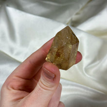 Load image into Gallery viewer, Small Citrine Tower