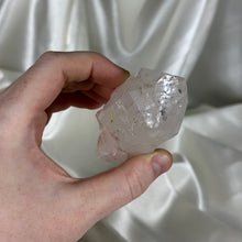 Load image into Gallery viewer, Chunky Glassy Quartz Point