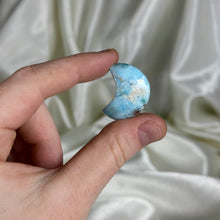Load image into Gallery viewer, Larimar Moon B