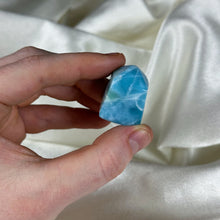 Load image into Gallery viewer, Larimar Tower D