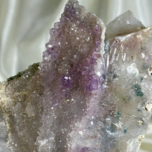 Load image into Gallery viewer, XL Amethyst Flower Plate
