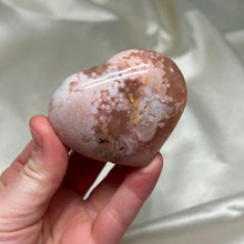 Load image into Gallery viewer, Flower Agate Heart Carving