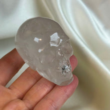 Load image into Gallery viewer, Quartz Skull Carving C