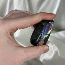 Load image into Gallery viewer, Electric Mermaid Labradorite Freeform