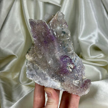 Load image into Gallery viewer, XL Amethyst Flower Plate