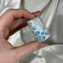 Load image into Gallery viewer, Turtleback Pattern Half Polished Larimar Freeform