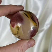 Load image into Gallery viewer, Mookaite Jasper Sphere H