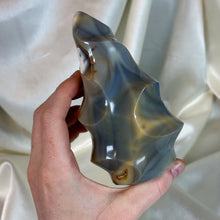 Load image into Gallery viewer, Pastel Orca Agate Flame (1lb12oz)