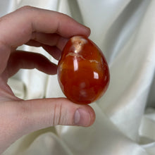 Load image into Gallery viewer, Quartzy Carnelian with Orca Agate Egg Carving