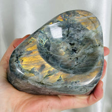 Load image into Gallery viewer, XL Flashy Labradorite Bowl (2.5lbs)