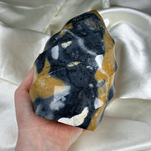 Load image into Gallery viewer, Mixed Jasper Flame (3lb6oz)