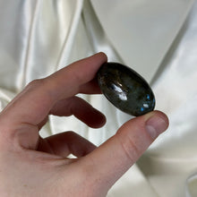Load image into Gallery viewer, Labradorite Shiva Carving A